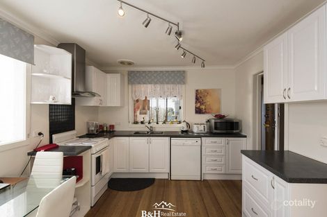 13 Winter Ave, Upper Burnie, TAS 7320