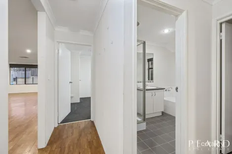 Property photo of 50 Musselbrook Trail Ellenbrook WA 6069