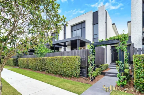 Property photo of 8/1 Citron Crescent Helensvale QLD 4212