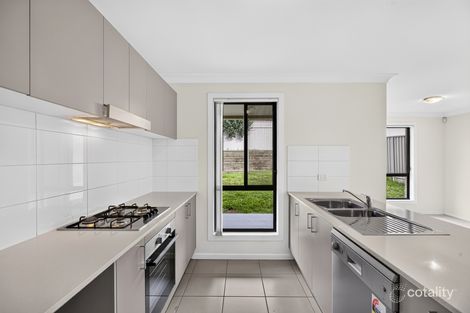 Property photo of 6 Albermarle Road Glenfield NSW 2167