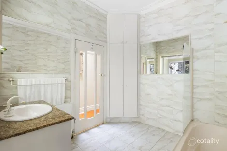 Property photo of 1 Hilary Grove Glen Iris VIC 3146