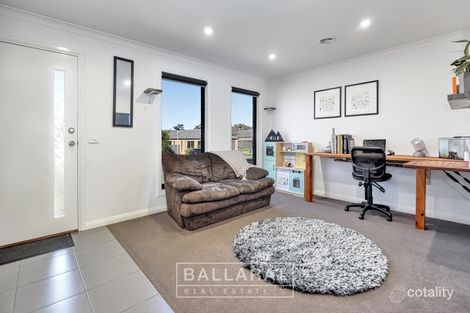 Property photo of 16 Cartledge Avenue Mount Clear VIC 3350