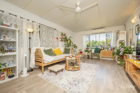 Property photo of 2/13 Mathiesen Street Cranbrook QLD 4814