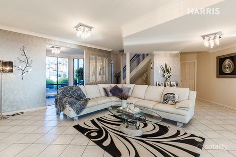 Property photo of 17 Petrel Close Hallett Cove SA 5158