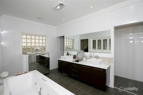 Property photo of 42 Franklin Drive Estella NSW 2650