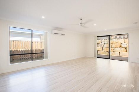 Property photo of 1 Summit Place Pimpama QLD 4209