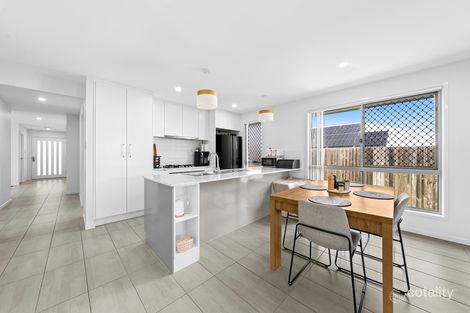 Property photo of 8 Porter Way Walloon QLD 4306