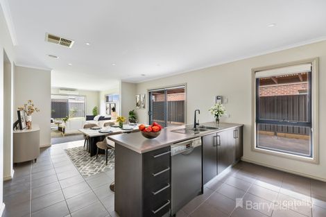 Property photo of 15 Wakefields Drive Brookfield VIC 3338