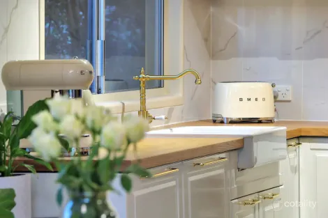 Property photo of 52 Pareena Crescent Mansfield QLD 4122