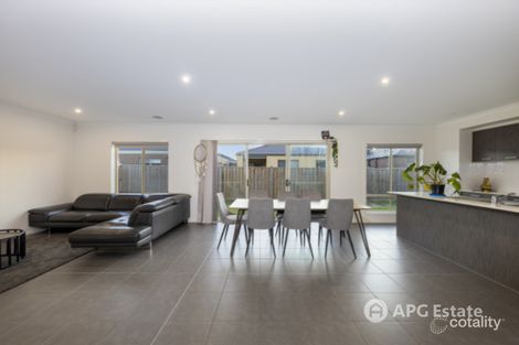 Property photo of 18 Carnegie Road Point Cook VIC 3030