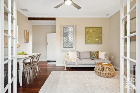 Property photo of 2A Laidlaw Street Hilton WA 6163