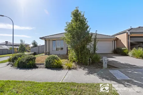 Property photo of 182 Wheelers Park Drive Cranbourne North VIC 3977