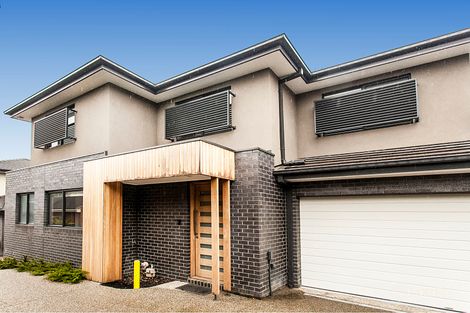 Property photo of 2/14 Adrienne Crescent Mount Waverley VIC 3149