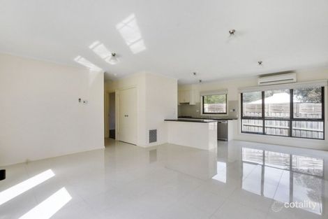 Property photo of 18 Dunrossil Drive Kilsyth VIC 3137