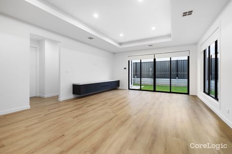 Property photo of 12 Xenolith Drive Craigieburn VIC 3064