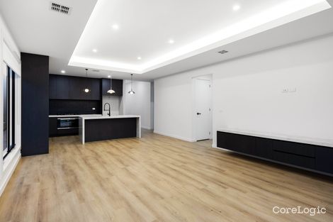 Property photo of 12 Xenolith Drive Craigieburn VIC 3064