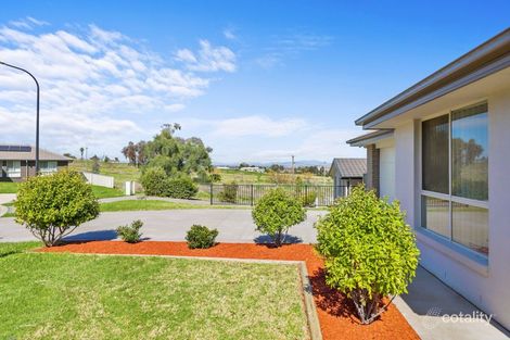 Property photo of 8 Borrowdale Close North Tamworth NSW 2340