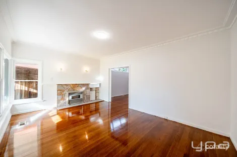 Property photo of 17 Dumossa Avenue Bulleen VIC 3105