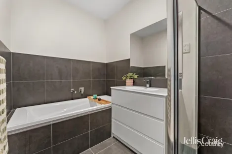 Property photo of 2/5 Angus Avenue Altona North VIC 3025