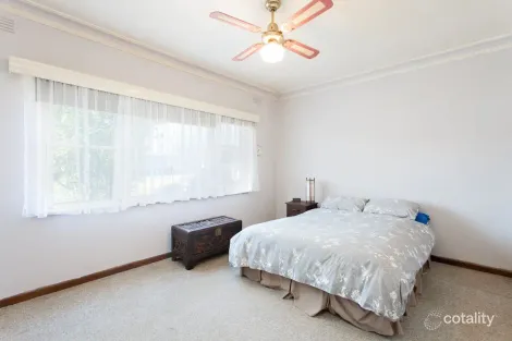 Property photo of 23 Ercil Street Wendouree VIC 3355