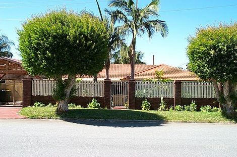 17 Gayswood Way, Morley, WA 6062