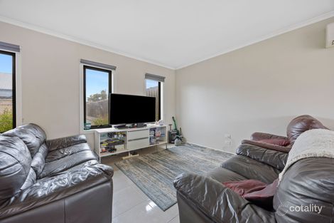 Property photo of 205A Dowling Street Wendouree VIC 3355