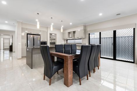 Property photo of 17 Mandalay Parade Fraser Rise VIC 3336