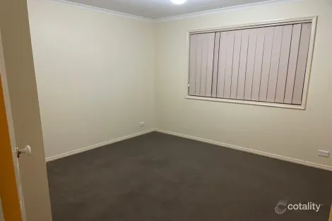 Property photo of 8 English Grove Jerrabomberra NSW 2619