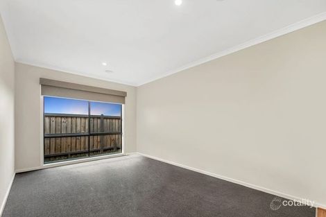 Property photo of 22 Kenmare Approach Wollert VIC 3750