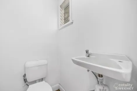 Property photo of 72 Millers Road Brooklyn VIC 3012