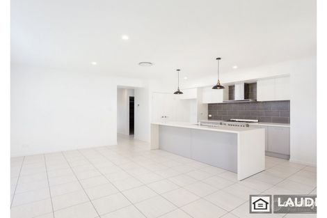 Property photo of 8 Viewmont Way Old Bar NSW 2430