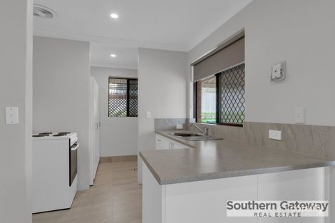 Property photo of 8 Tuart Ridge Parmelia WA 6167