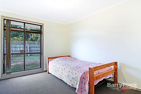 Property photo of 2 Lydford Court Werribee VIC 3030