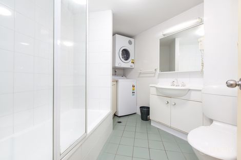 Property photo of 104/85 Deakin Street Kangaroo Point QLD 4169