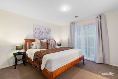 Property photo of 32 Border Boulevard Sunbury VIC 3429