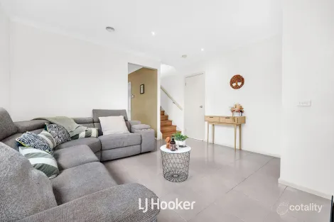 Property photo of 1/180 Henry Road Pakenham VIC 3810