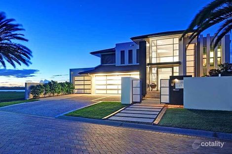 Property photo of 13 Knightsbridge Parade West Paradise Point QLD 4216