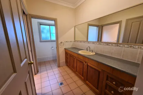 Property photo of 10 Glenburnie Close Parkes NSW 2870