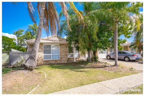 1/2 Nerang Cl, Kawana, QLD 4701