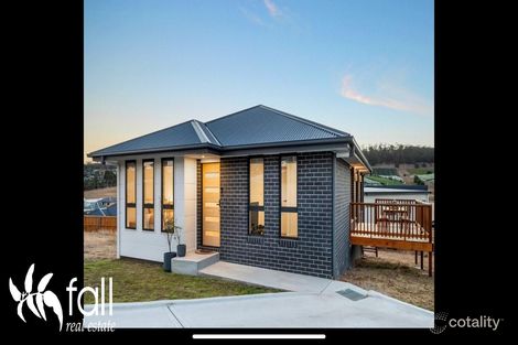 11 Matilda Cres, Rokeby, TAS 7019