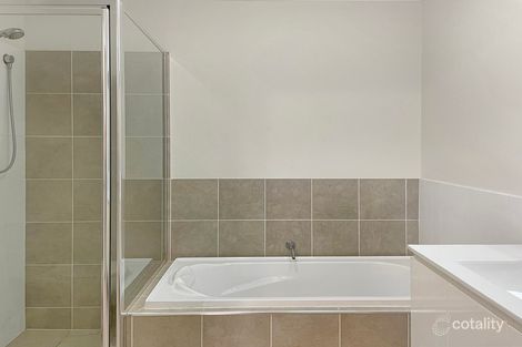 Property photo of 16 Magnolia Boulevard Dubbo NSW 2830