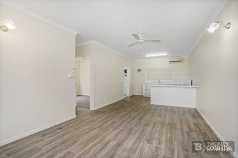 1/6 Ingham Ct, Mooroobool, QLD 4870
