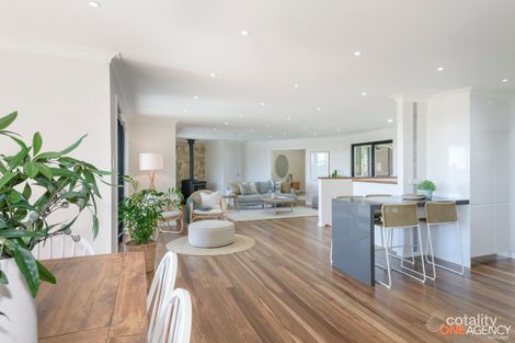 Property photo of 7 Yellowbox Close Caves Beach NSW 2281