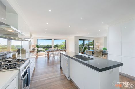 Property photo of 7 Yellowbox Close Caves Beach NSW 2281