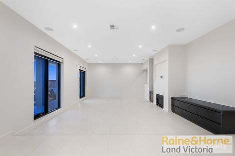 Property photo of 1/150 Cunninghams Road Werribee South VIC 3030