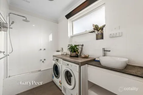 Property photo of 5/33-35 Toolambool Road Carnegie VIC 3163