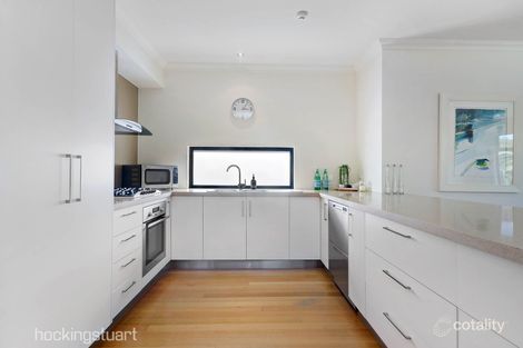 Property photo of 14 Woodlands Grove Frankston VIC 3199