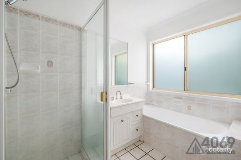 Property photo of 18 Considen Place Bellbowrie QLD 4070