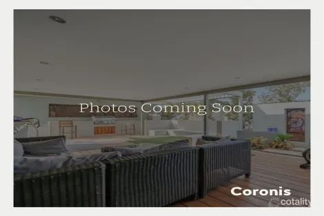 60 Ridgeway Ave, Southport, QLD 4215