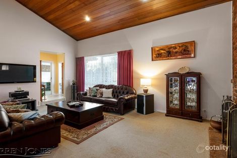 Property photo of 6 Natasha Close St Helena VIC 3088